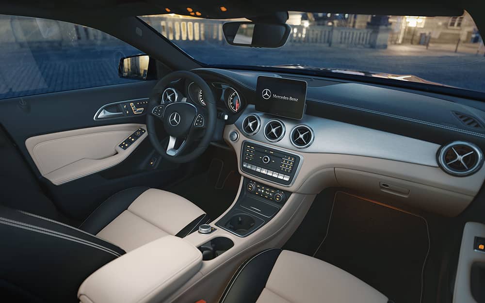 2020 Mercedes-Benz GLA dashboard
