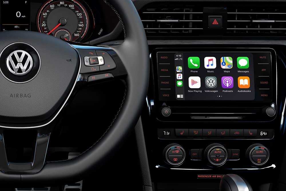 2020 Volkswagen Passat touchscreen technology