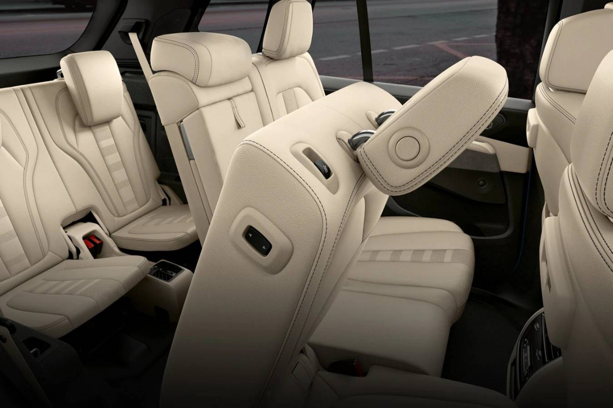 2022 BMW X5 interior